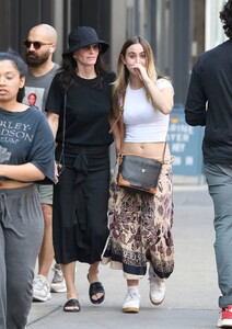 Courteney-Cox---With-daughter-Coco-Arquette-out-in-New-York-08.jpg