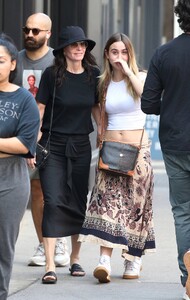 Courteney-Cox---With-daughter-Coco-Arquette-out-in-New-York-10.jpg
