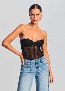 Ecommerce_Crop-230718_SET2_KRISTENBLAZER-OTTOBODYSUIT-FIONAJEAN_2309_ECOMM.jpeg