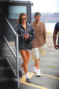 Hailey-Bieber---With-Justin-spotted-at-Air-Pegasus-Heliport-in-New-York-07.jpg