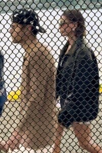 Hailey-Bieber---With-Justin-spotted-at-Air-Pegasus-Heliport-in-New-York-09.jpg
