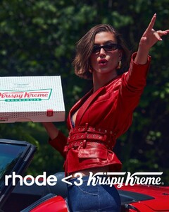 Hailey-Bieber-Rhode-Strawberry-Glaze-2023-Campaign03.jpg