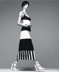 Harpers-Bazaar-February-No-02-2013-dragged-30.thumb.jpg.3938c0efdf5db151fae78a363240fb9c.jpg