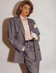 MadameDe0287_029.thumb.jpg.1532867ca244bd8c3c084d880c7163bf.jpg