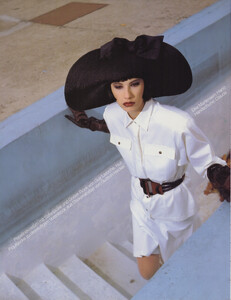MadameDe0287_057.thumb.jpg.58867a08c47cb0518e4e78a1c7853910.jpg
