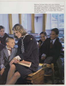 MadameDe0287_094.thumb.jpg.9d0f3812753cd65bcac09a5d76f40cf1.jpg