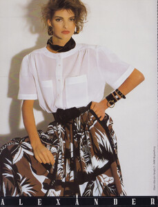 MadameDe0487_036.thumb.jpg.6a9631e8d033c1e0198b740e8ac53582.jpg