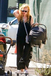 Rumer-Willis---Takes-her-baby-out-in-West-Hollywood-06.jpg