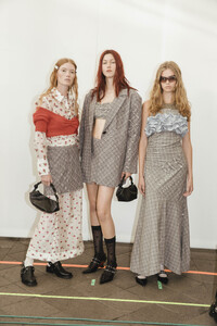 SS24-CopenhagenFashionWeek-Ganni-Backstage-@thestreetland-38.thumb.jpg.2971a56b8ed8faeb242543bd4209c6f7.jpg