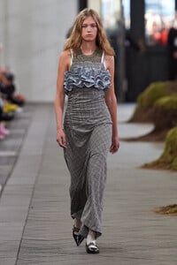 SS24-CopenhagenFashionWeek-Ganni-Runway-@jamescochranephoto-2x3-15.thumb.JPG.56fb97e23a0ef7dafb116eee231282b8.JPG