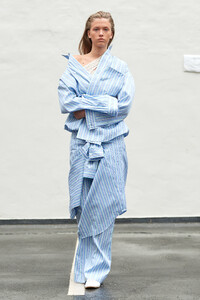 SS24-CopenhagenFashionWeek-Wood-Wood-Runway-@jamescochranephoto-2x3-11.thumb.jpg.7e04733a19d98bcad724e5be99389051.jpg