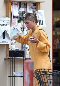 Sofia-Richie---Seen-with-her-husband-Elliot-Grainge-in-Montecito-13.jpg