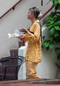 Sofia-Richie---Seen-with-her-husband-Elliot-Grainge-in-Montecito-19.jpg