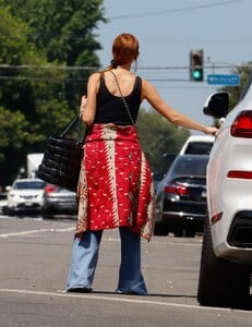 ashlee-simpson-out-and-about-in-los-angeles-08-03-2023-4.jpg