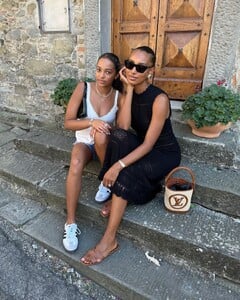 carythestylist_368005012_184996501263744_9164207176279763607_n.jpg