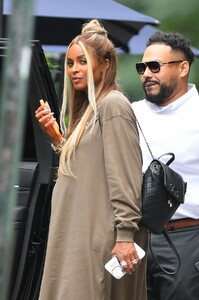 ciara-out-for-brunch-at-sadelle-s-in-new-york-08-15-2023-1.jpg