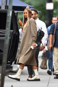 ciara-out-for-brunch-at-sadelle-s-in-new-york-08-15-2023-5.jpg