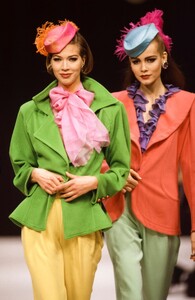 couture-ss-92.thumb.jpg.8cd284397de0d688586db77227f329c2.jpg
