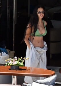 demi-moore-in-a-green-bikini-08-11-2023-11.jpg