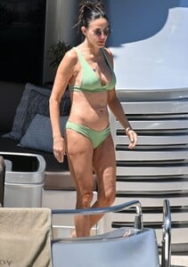 demi-moore-in-a-green-bikini-08-11-2023-6.jpg