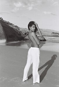 gallery_model_8LAI1_pEvzRO.thumb.jpg.c5c7faabfa7ccba5ed499fa798c955d6.jpg