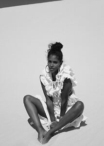 gallery_model_fNDG1hMnOYvz.thumb.jpg.04989d91ae41945c64ce278626f0fac0.jpg