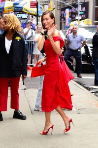 hailey-bieber-out-in-new-york-08-28-2023-1.jpg