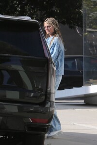heidi-klum-after-a-papmering-session-in-beverly-hills-06-06-2023-0.jpg