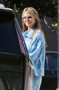 heidi-klum-after-a-papmering-session-in-beverly-hills-06-06-2023-2.jpg