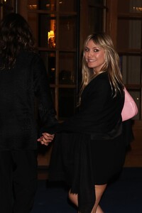 heidi-klum-arrives-at-hotel-ritz-in-paris-07-02-2023-2.jpg