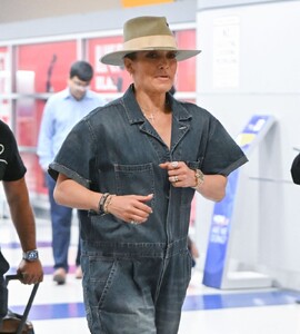 jennifer-lopez-arrives-at-jfk-airport-in-new-york-08-12-2023-2.jpg