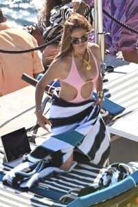 jennifer-lopez-in-a-pink-swimsuit-at-a-yacht-in-positano-08-12-2023-0.jpg