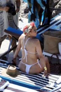 jennifer-lopez-in-a-white-bikini-at-a-photoshoot-in-italy-08-10-2023-6.jpg