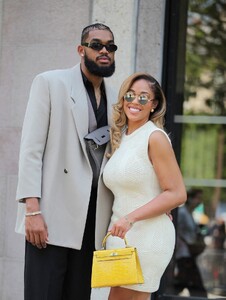 jordyn-woods-arrives-at-hermes-ss24-men-s-fashion-show-at-paris-fashion-week-06-24-2023-1.jpg