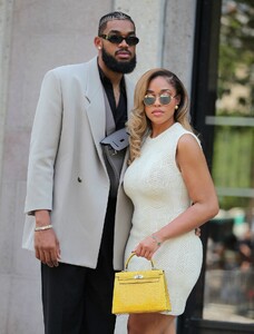 jordyn-woods-arrives-at-hermes-ss24-men-s-fashion-show-at-paris-fashion-week-06-24-2023-3.jpg