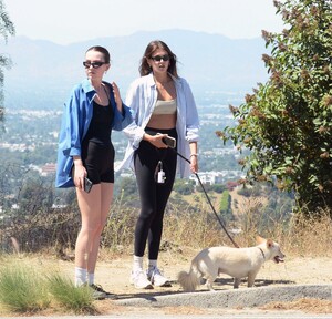 kaia-gerber-and-alay-bowker-out-hikinig-in-los-angeles-08-16-2023-6.jpg