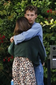 kaia-gerber-and-austin-butler-at-a-private-party-in-malibu-08-19-2023-6.jpg