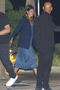 kaia-gerber-and-austin-butler-leaves-dinner-with-friends-at-nobu-in-malibu-08-13-2023-1.jpg