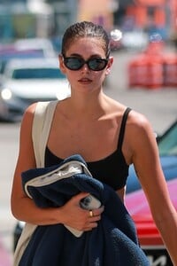 kaia-gerber-leaves-pilates-class-in-west-hollywood-08-25-2023-9.jpg