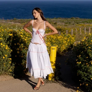 kitteny_isabel-top_anuk-skirt_white-red_s_lily_malibu-6613_800x.thumb.webp.07ef4f6d3576ca802af24dce0e523c8c.webp