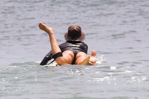 leighton-meester-solo-wave-riding-session-in-malibu-08-12-2023-1.jpg