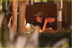 leo-dicaprio-night-out-lucas-haas-05.jpg