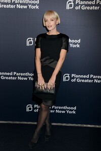 lily-allen-at-spring-into-action-gala-2023-benefitting-planned-parenthood-of-greater-new-york-03-13-2023-6.jpg