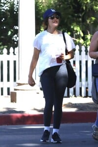 lucy-hale-out-for-an-iced-coffee-in-los-angeles-0814-2023-4.jpg