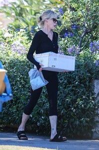 melanie-griffith-arrives-at-a-friend-s-house-in-los-feliz-07-20-2023-0.jpg