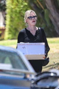 melanie-griffith-arrives-at-a-friend-s-house-in-los-feliz-07-20-2023-6.jpg