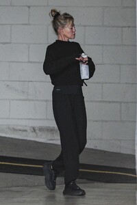 melanie-griffith-arrives-at-a-gym-in-beverly-hills-01-10-2022-1.jpg