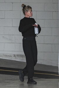 melanie-griffith-arrives-at-a-gym-in-beverly-hills-01-10-2022-1.jpg