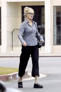 melanie-griffith-out-and-about-in-beverly-hills-06-16-2023-1.jpg