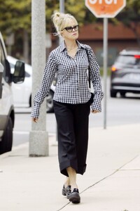 melanie-griffith-out-and-about-in-beverly-hills-06-16-2023-5.jpg